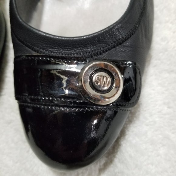 Stuart Weitzman leather with metal logo pump shoes - Picture 7 of 8